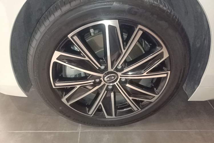 Used GAC Trumpchi E8 New Energy 2024 150km MAX Left Front Wheel Hub
