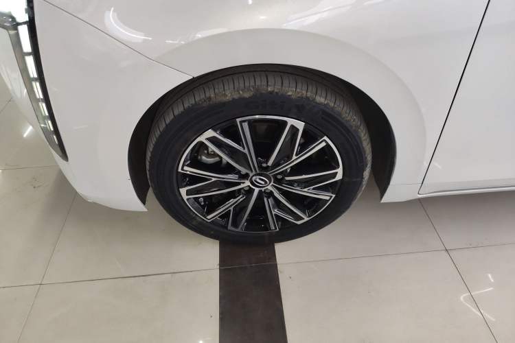 Used GAC Trumpchi E8 New Energy 2024 150km MAX Left Front Wheel Hub