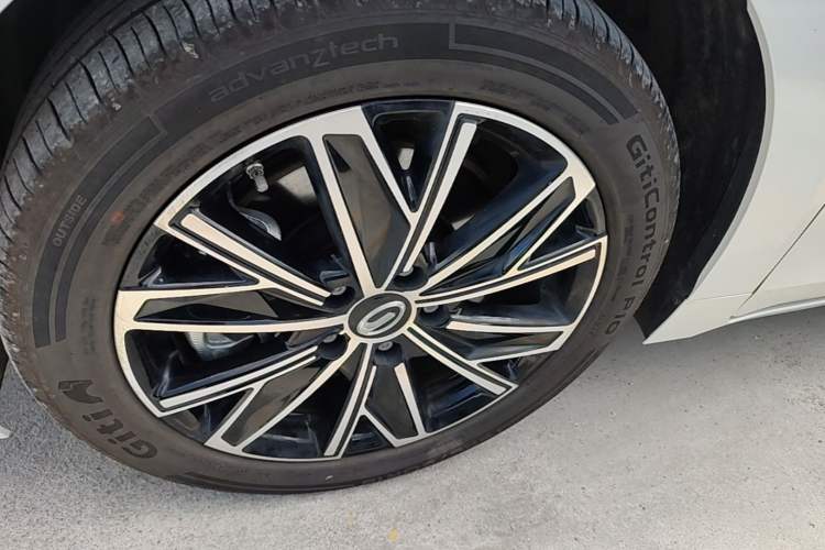 Used GAC Trumpchi E8 New Energy 2024 150km PRO Left Front Wheel Hub