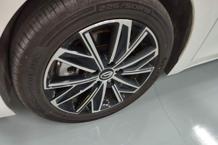 Used GAC Trumpchi E8 New Energy 2024 150km PRO Left Front Wheel Hub