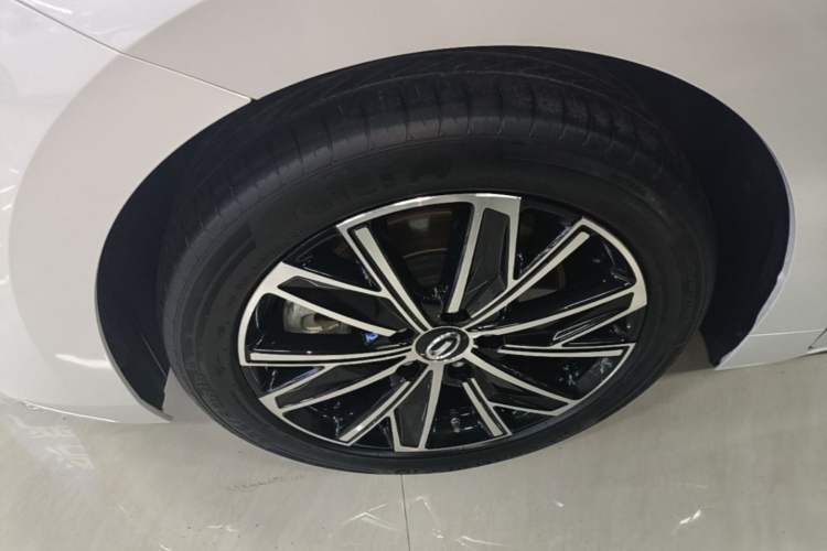 Used GAC Trumpchi E8 New Energy 2024 150km MAX Left Front Wheel Hub