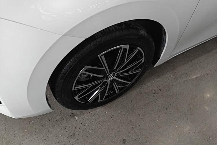 Used GAC Trumpchi E8 New Energy 2024 150km MAX Left Front Wheel Hub