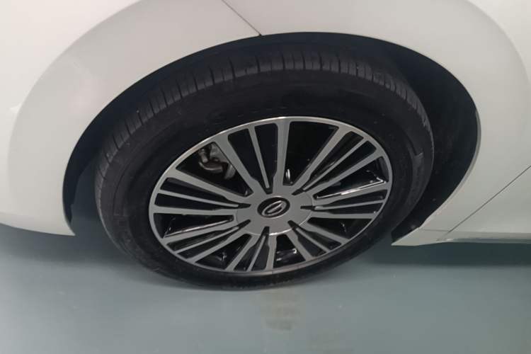 Used GAC Trumpchi E8 New Energy 2024 150km MAX+ Left Front Wheel Hub