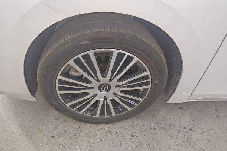 Used GAC Trumpchi E8 New Energy 2024 150km MAX+ Left Front Wheel Hub