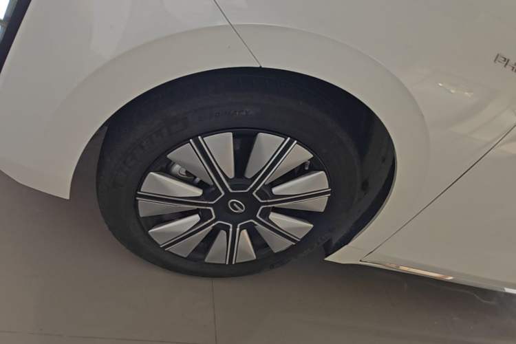 Used GAC Trumpchi E8 New Energy 2024 150km Longteng Glorious+ Left Front Wheel Hub