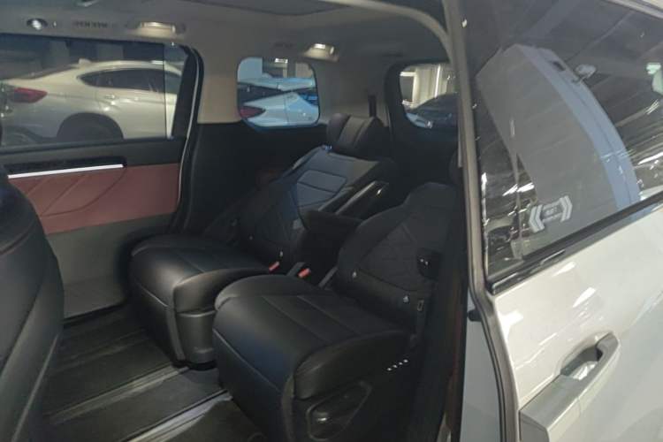 Used GAC Trumpchi E8 New Energy 2024 150km Dragon Roar Starry Night+ Left Rear Seat