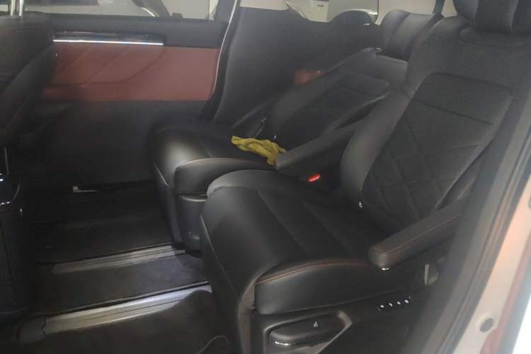 Used GAC Trumpchi E8 New Energy 2024 150km Dragon Roar Starry Night+ Left Rear Seat