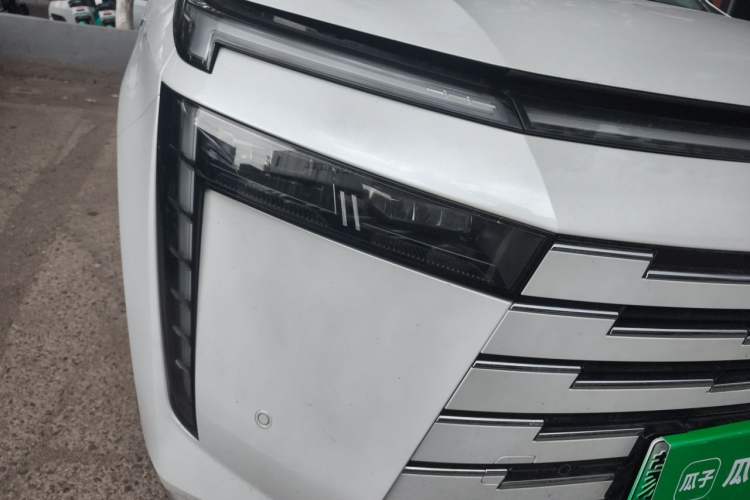 Used GAC Trumpchi E8 New Energy 2024 150km MAX+ Right Front Headlight