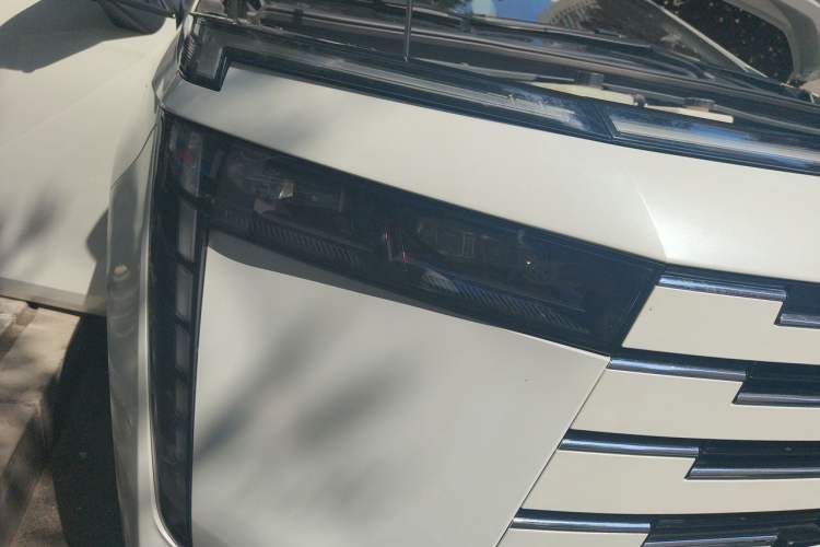 Used GAC Trumpchi E8 New Energy 2024 150km MAX+ Right Front Headlight
