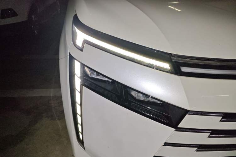 Used GAC Trumpchi E8 New Energy 2024 150km MAX Right Front Headlight