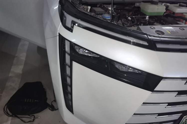 Used GAC Trumpchi E8 New Energy 2024 150km MAX Right Front Headlight