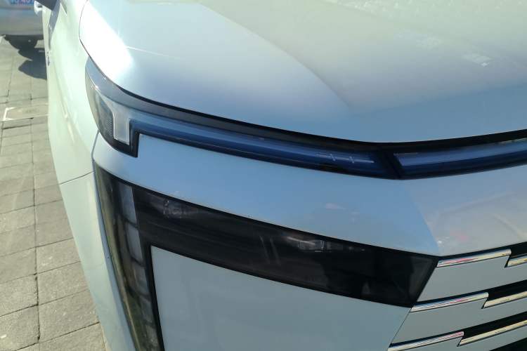 Used GAC Trumpchi E8 New Energy 2024 150km MAX+ Right Front Headlight