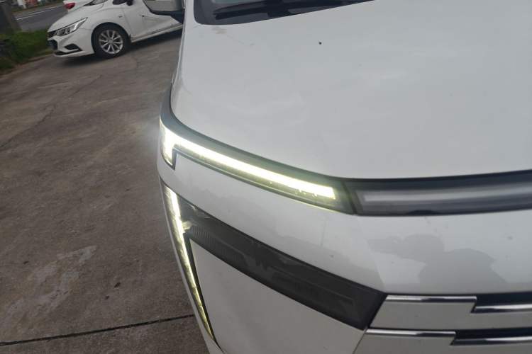 Used GAC Trumpchi E8 New Energy 2024 150km MAX Right Front Headlight