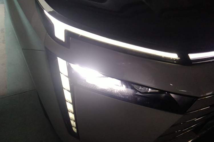 Used GAC Trumpchi E8 New Energy 2024 150km MAX Right Front Headlight