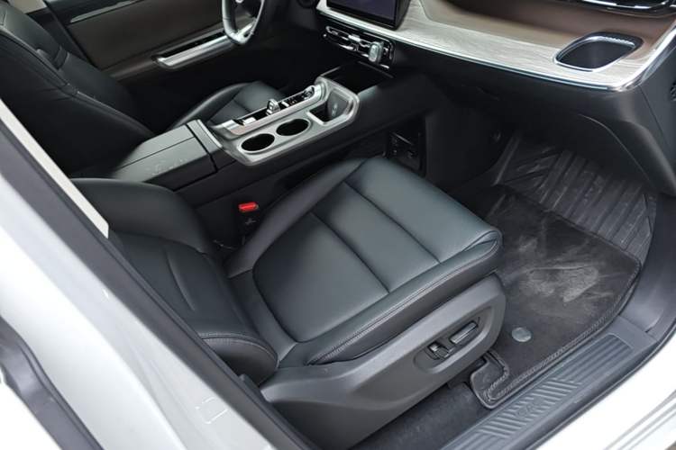 Used GAC Trumpchi E8 New Energy 2024 150km MAX Right Front Seat
