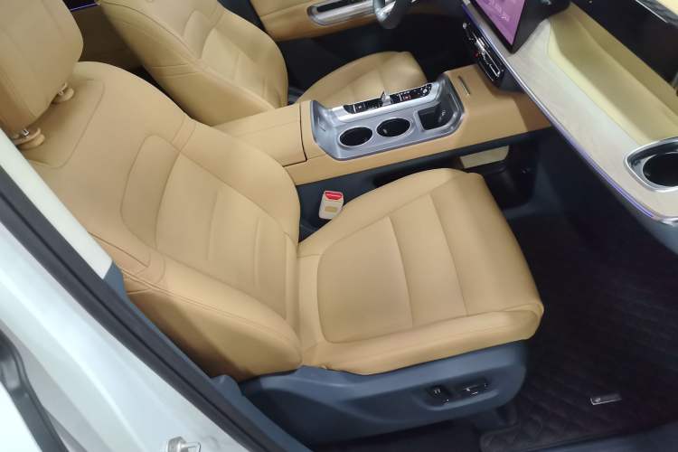 Used GAC Trumpchi E8 New Energy 2024 150km MAX Right Front Seat