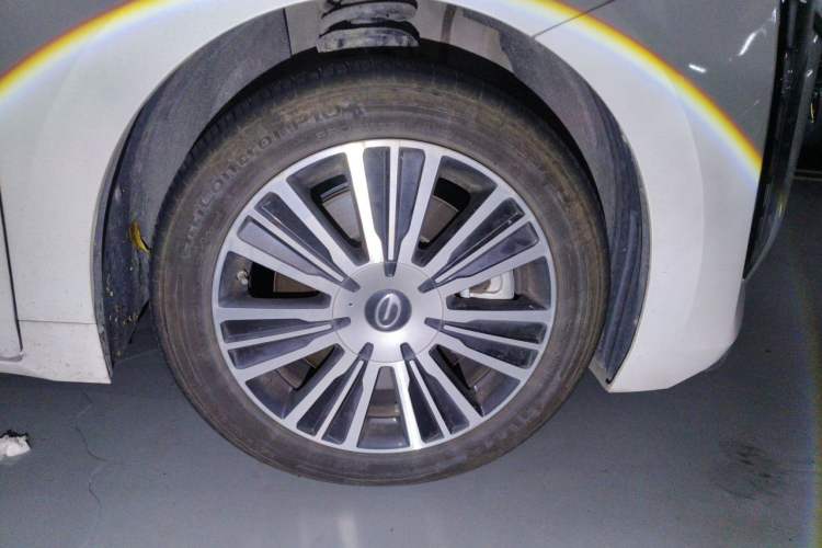 Used GAC Trumpchi E8 New Energy 2024 150km MAX+ Right Front Wheel Hub