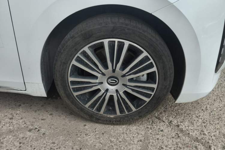 Used GAC Trumpchi E8 New Energy 2024 150km MAX+ Right Front Wheel Hub