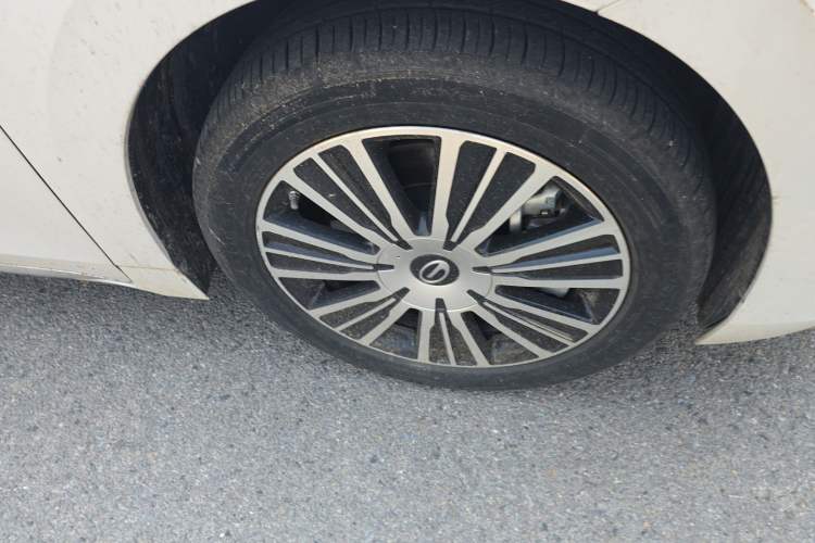 Used GAC Trumpchi E8 New Energy 2024 150km MAX+ Right Front Wheel Hub