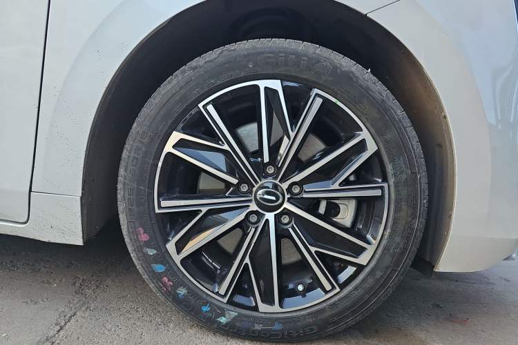Used GAC Trumpchi E8 New Energy 2024 150km MAX Right Front Wheel Hub