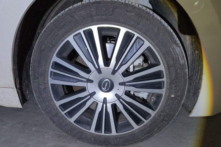 Used GAC Trumpchi E8 New Energy 2024 150km MAX+ Right Front Wheel Hub