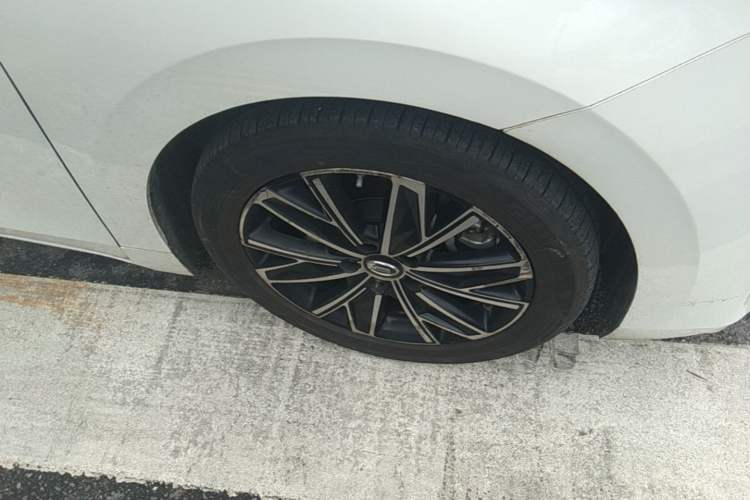 Used GAC Trumpchi E8 New Energy 2024 150km MAX Right Front Wheel Hub