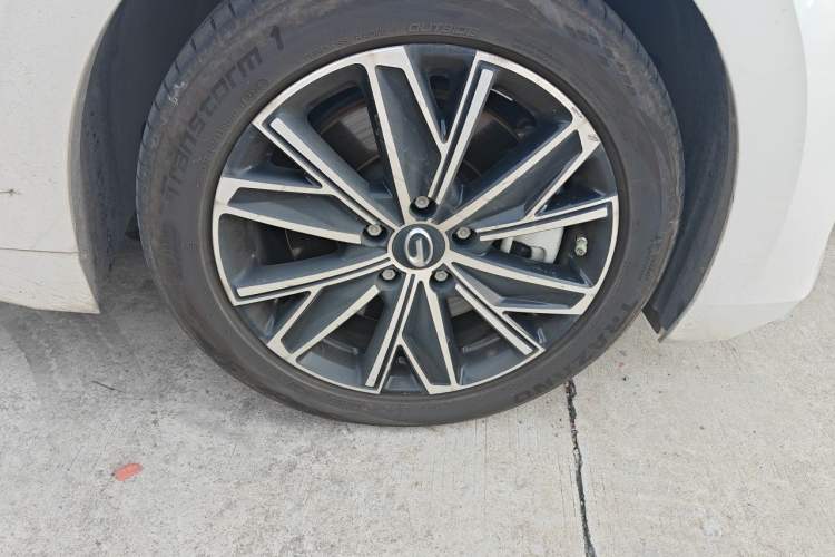 Used GAC Trumpchi E8 New Energy 2024 150km MAX Right Front Wheel Hub
