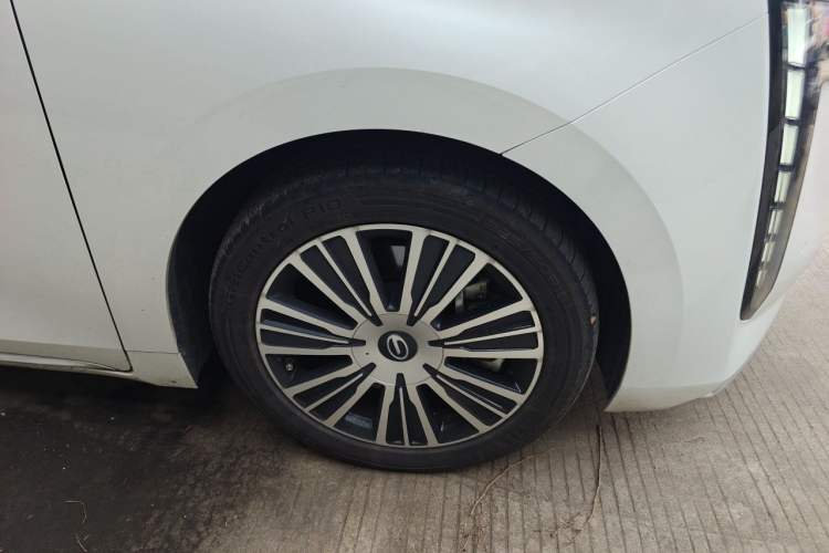 Used GAC Trumpchi E8 New Energy 2024 150km MAX Right Front Wheel Hub