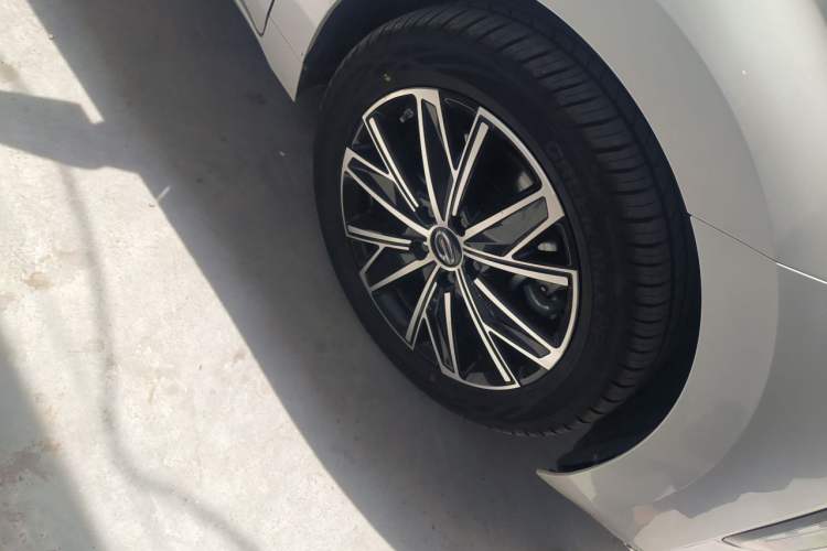 Used GAC Trumpchi E8 New Energy 2024 150km MAX Right Front Wheel Hub