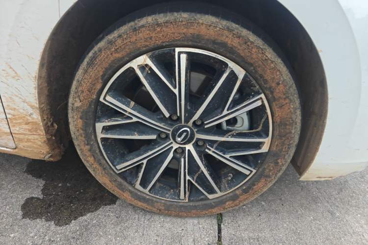 Used GAC Trumpchi E8 New Energy 2024 150km MAX Right Front Wheel Hub
