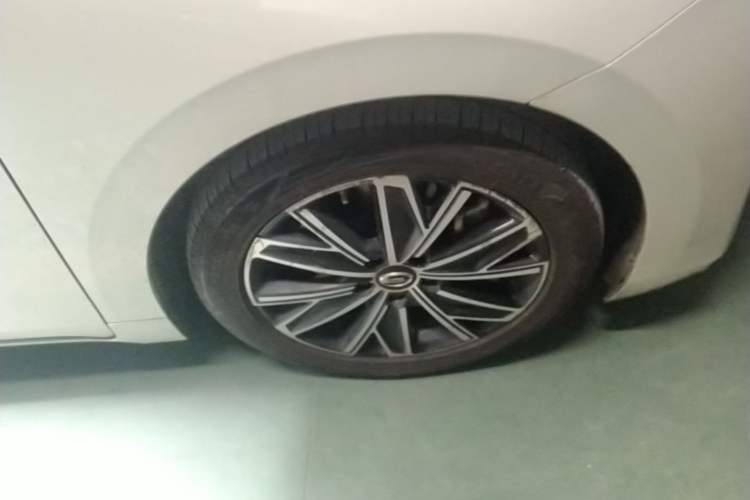 Used GAC Trumpchi E8 New Energy 2024 150km MAX Right Front Wheel Hub