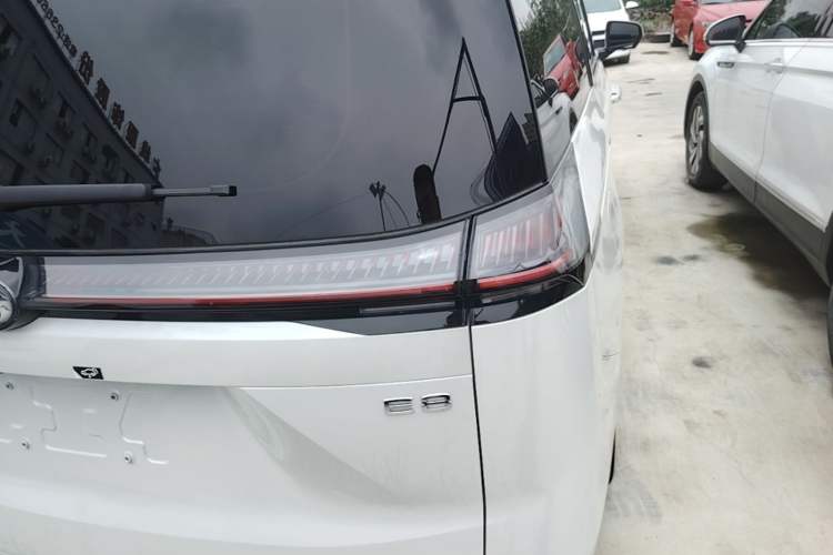 Used GAC Trumpchi E8 New Energy 2024 150km MAX+ Right Rear Taillight