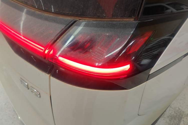 Used GAC Trumpchi E8 New Energy 2024 150km MAX Right Rear Taillight