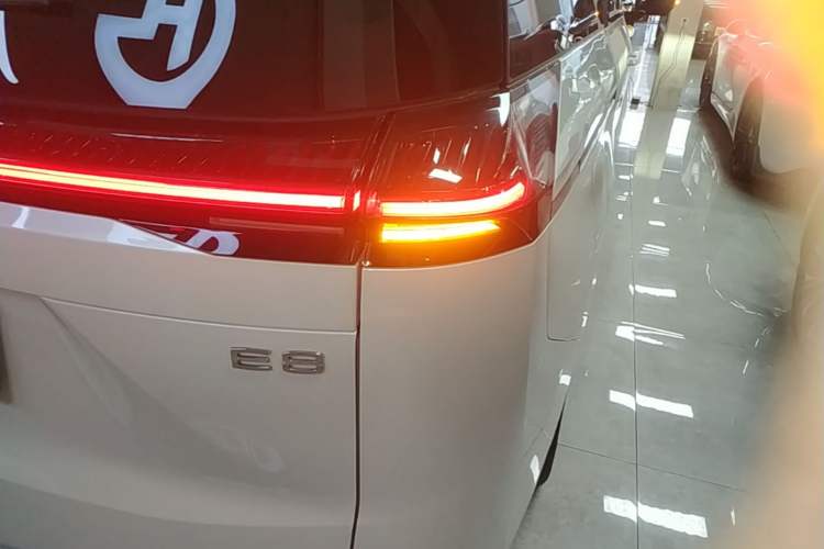 Used GAC Trumpchi E8 New Energy 2024 150km MAX+ Right Rear Taillight