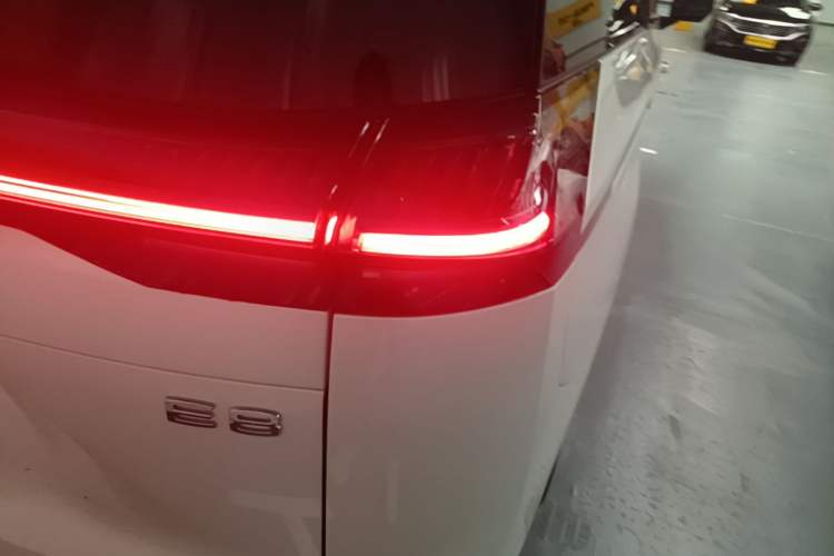 Used GAC Trumpchi E8 New Energy 2024 150km MAX+ Right Rear Taillight