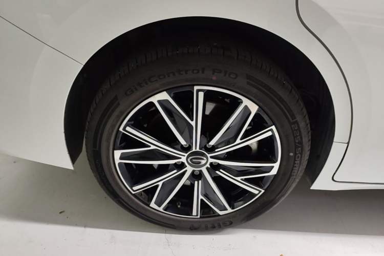 Used GAC Trumpchi E8 New Energy 2024 150km PRO Right Rear Wheel Hub
