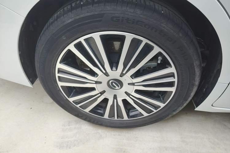 Used GAC Trumpchi E8 New Energy 2024 150km MAX+ Right Rear Wheel Hub