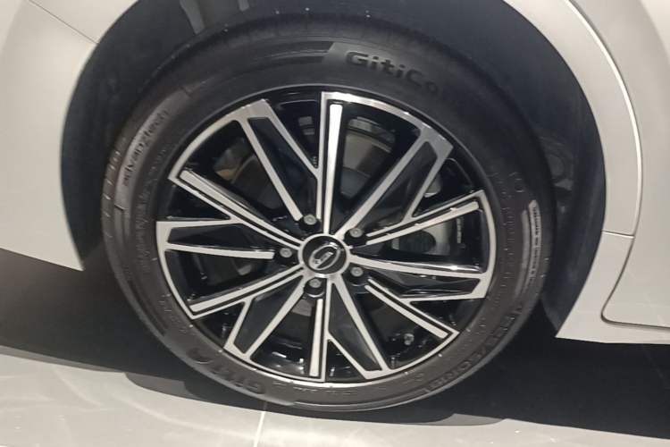 Used GAC Trumpchi E8 New Energy 2024 150km MAX Right Rear Wheel Hub