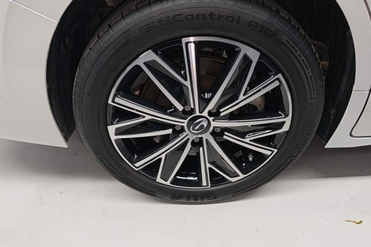 Used GAC Trumpchi E8 New Energy 2024 150km PRO Right Rear Wheel Hub