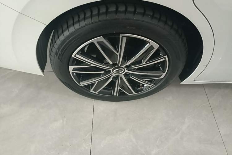 Used GAC Trumpchi E8 New Energy 2024 150km MAX Right Rear Wheel Hub