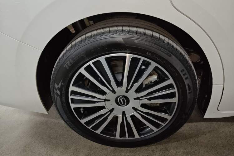 Used GAC Trumpchi E8 New Energy 2024 150km MAX+ Right Rear Wheel Hub