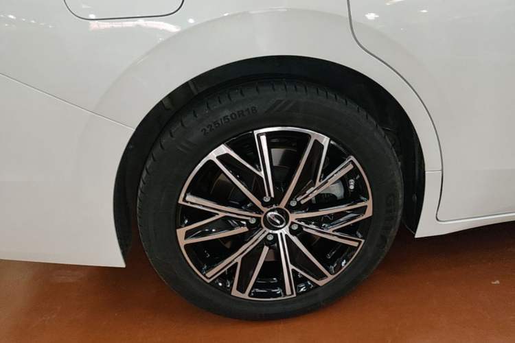 Used GAC Trumpchi E8 New Energy 2024 150km MAX Right Rear Wheel Hub