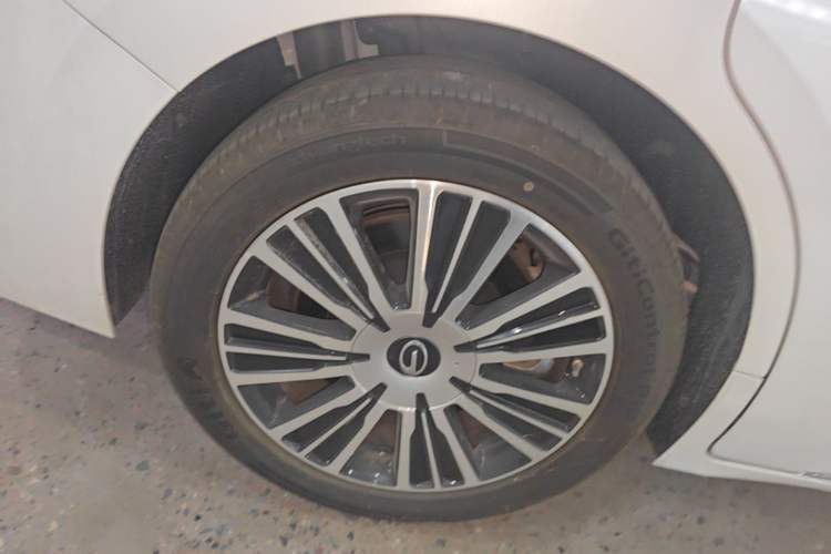 Used GAC Trumpchi E8 New Energy 2024 150km MAX+ Right Rear Wheel Hub