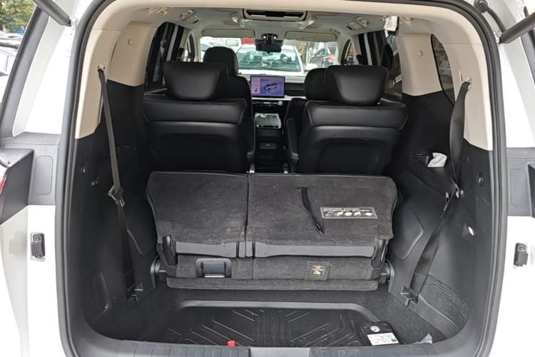 Used GAC Trumpchi E8 New Energy 2024 150km MAX Trunk