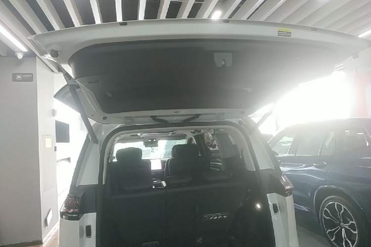 Used GAC Trumpchi E8 New Energy 2024 150km MAX Trunk