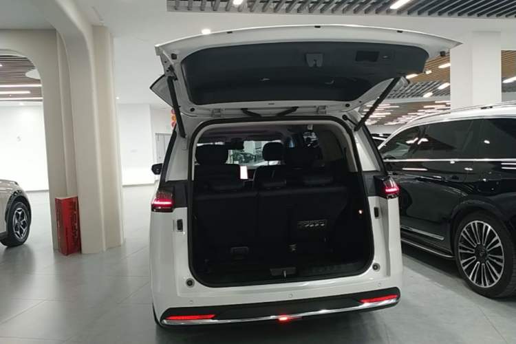 Used GAC Trumpchi E8 New Energy 2024 150km MAX Trunk