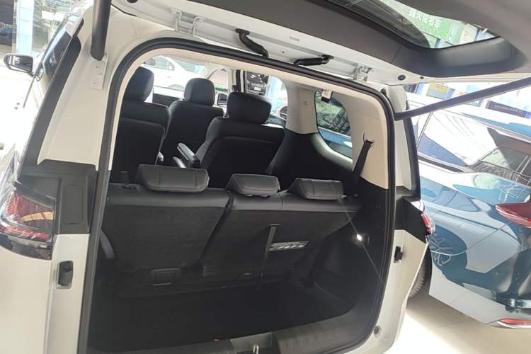 Used GAC Trumpchi E8 New Energy 2024 150km MAX+ Trunk