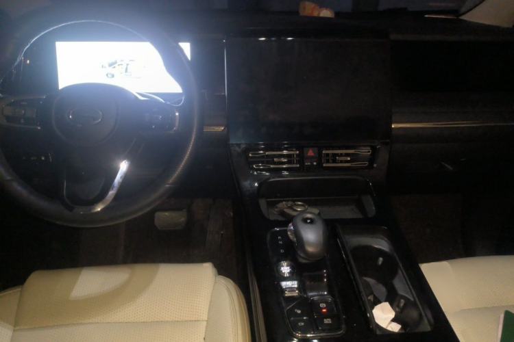 Used GAC Trumpchi E9 2023 E9 Master Model Center Console