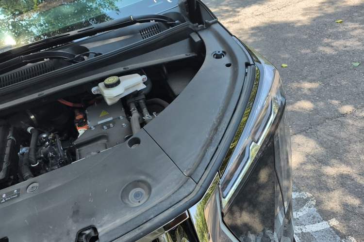 Used GAC Trumpchi E9 2023 E9 Championship Edition Engine Bay Left