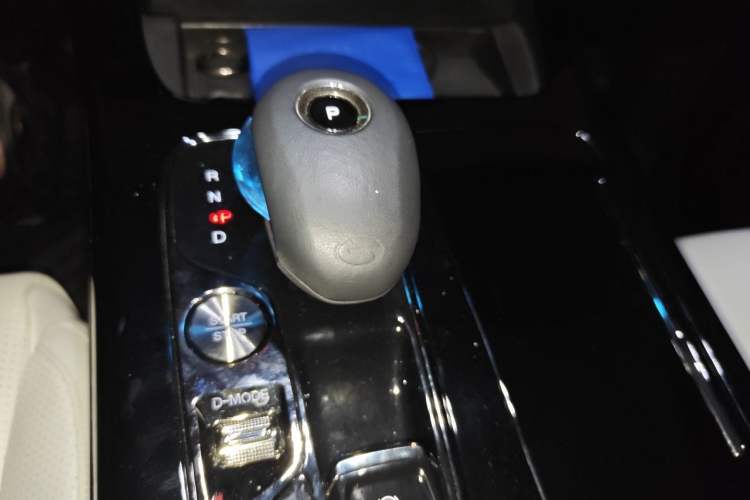 Used GAC Trumpchi E9 2023 E9 Master Model Gear Lever